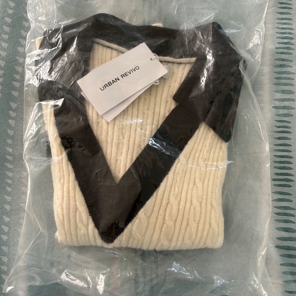 NWT Knit Vest - Picture 2 of 4